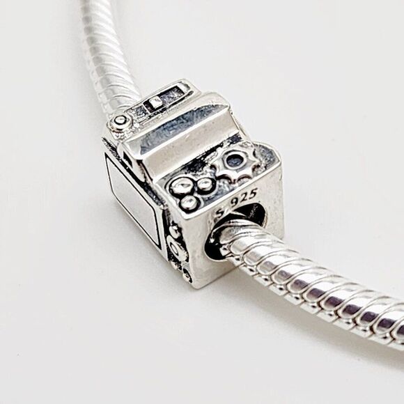 Pandora Sentimental Snapshots Charm - Picture 3 of 5